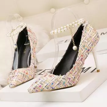 Xiaoxiang тонкие высокие каблуки женские туфли тонкие каблуки высокие каблуки заостренные шерстяной материал жемчужная цепочка односложный ремень одинарные туфли 34 белый