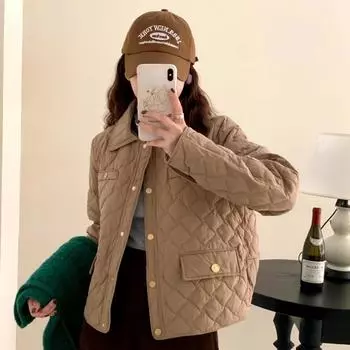 Xiaoxiangfeng короткий пуховик женский зима 2024 новый бриллиантовый золотой пряжкой теплый маленький лацкан куртка прилив S белый