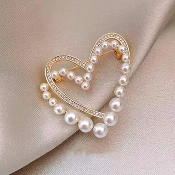 Xiaoxiangfeng Pearl Love Brooch High-End Женский Дизайн Sense Niche Изысканное Пальто С Украшениями Свитер Корсаж