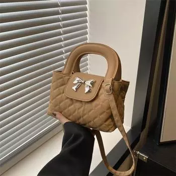 Xiaoxiangfeng rhombus chain bow shoulder handbag women s fashion mobile phone bag 2024 spring new small square bag чёрный