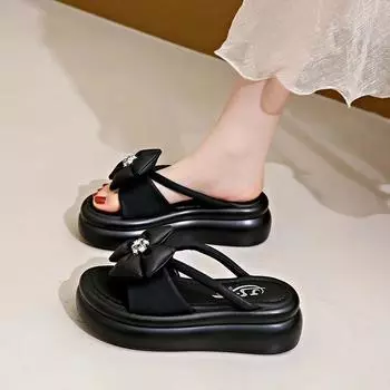 Xiaoxiangfeng thick-soled cool slippers women wear in summer 2025 new muffin temperament increases fairy beach shoes 35