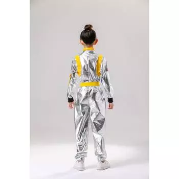 XXXS Дети Хэллоуина бродят по земле в одинаковых костюмах космонавтов, мальчики и девочки в сценических нарядах астронавтов One Size