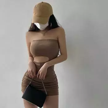 Y2K женское сексуальное без бретелек полое плиссированное без рукавов обтягивающее мини-платье с запахом на груди OneSize коричневый