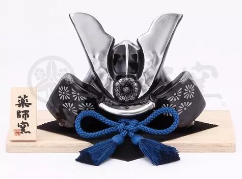 [Yakushi Kiln] Satsuki Doll, Made in Japan, Boy s Festival, Compact, Mini, Porcelain, Dyed, Successful Helmet (Jet Black, Small)