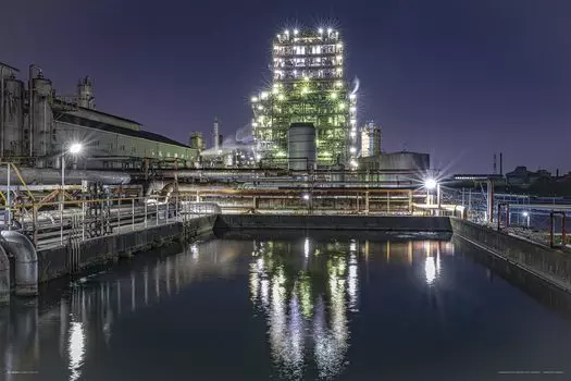 Яноман в пазле из 1000 деталей THE FACTORY STYLE Kawasaki Factory Night View Resonac Образец сборки входит в комплект Клей входит в комплект Шпатель входит в комплект