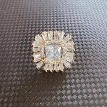 Япония и Южная Корея Минималистская квадратная циркониевая брошь Антибликовая Превосходная роскошная циркониевая булавка для воротника Маленькая пуговица-булавка Украшение на шею белый