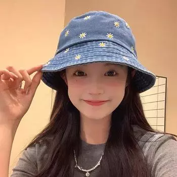 Японская ретро джинсовая шляпа-ведро 2024 года, весна и лето, новые солнцезащитные универсальные кепки с милой вышитой маленькой ромашкой для женщин 56-58cm синий