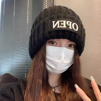 Японская свободная наклейка с маленькой буквой на лице, шерстяная шапка для женщин, защита ушей, теплая, однотонная, универсальная, вязаная шапка Tide One Size