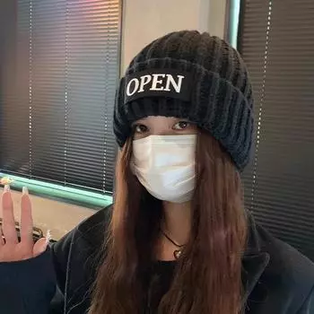 Японская свободная наклейка с маленькой буквой на лице, шерстяная шапка для женщин, защита ушей, теплая, однотонная, универсальная, вязаная шапка Tide One Size
