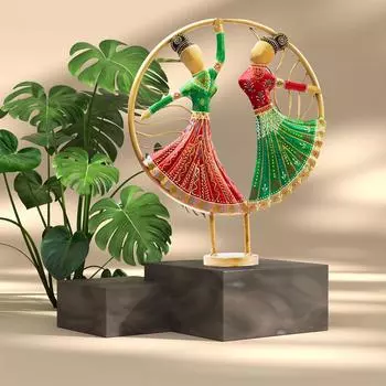 Яркая грациозная танцовщица, настольный экспонат - железный декор для дома, расписанный вручную - идеально подходит для подарков на свадьбу, годовщину и новоселье (Танцоры в кругу)