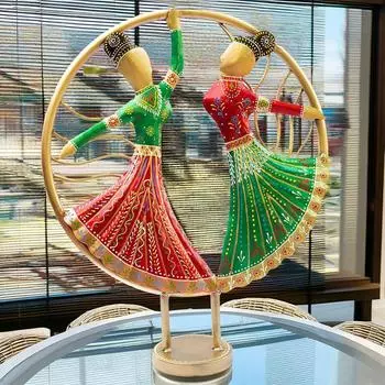 Яркая грациозная танцовщица, настольный экспонат - железный декор для дома, расписанный вручную - идеально подходит для подарков на свадьбу, годовщину и новоселье (Танцоры в кругу)