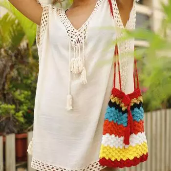 Яркая пляжная сумка через плечо ручной работы в этническом стиле middle