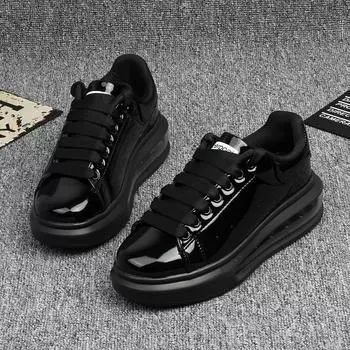 Яркие лакированные кожаные маленькие белые туфли. Женские парные туфли на платформе на толстой подошве. Женские кроссовки. 36 чёрный