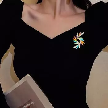 Яркий внешний вид, брошь, булавка, изысканная тонкая работа, стразы, вращающийся цветок в форме, женская булавка, аксессуары для одежды