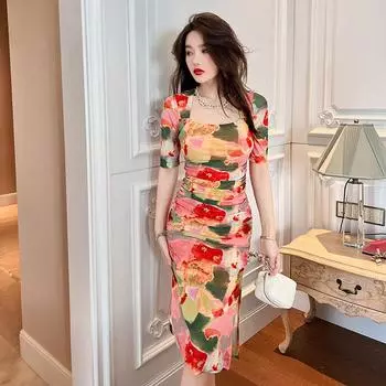 Яркое облегающее платье с квадратным вырезом и принтом, длинная юбка с запахом ягодиц в гонконгском стиле S