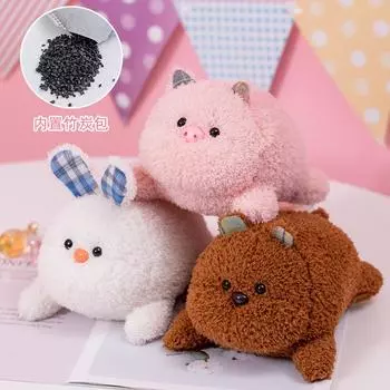 Yiju Hage Bamboo Charcoal Doll Car Мягкая игрушка мультяшная свинья кролик медведь кукла автомобиль украшения может свежий воздух 18