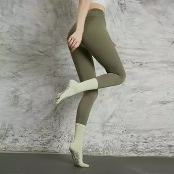Yoga Socks Non Slip Professional Female Pilates Thickened Middle Split Toe Indoor Fitness Sports Dedicated Female Toe Socks Light green 36-40 yards suitable