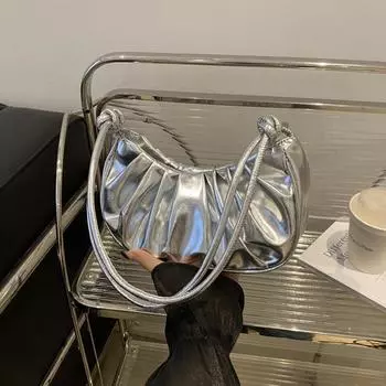 Yogodlns Модная и простая плиссированная однотонная сумка через плечо в виде облака, элегантная летняя женская сумка через плечо из искусственной кожи в форме полумесяца 24.5x7x13cm чёрный