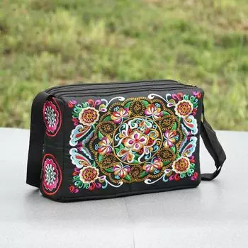 Yogodlns Сумка на плечо Юньнань Этнический стиль Вышитая сумка Сумка через плечо Женская сумка Увеличенная тканевая сумка на трех молниях Большая вместительная квадратная сумка 27x9x18cm чёрный