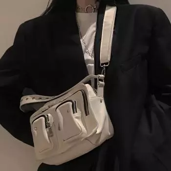 Yogodlns Винтаж Cool Girl Темно-панк Металлическая сумка на плечо Женская мотобайкерская стеганая сумка в стиле Trend Сумка через плечо Женская сумка в стиле ретро 26x10x16cm белый