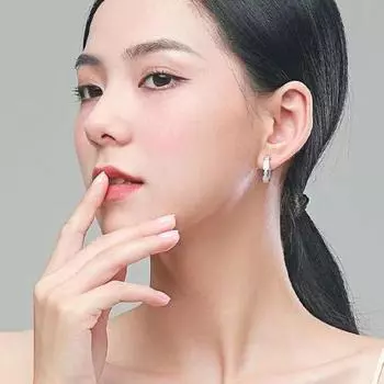 Yousheng 1 пара маленьких сережек-колец в форме круга со стразами, унисекс, легкие медные серьги для выпускного вечера, свиданий, поездок на работу серебряный