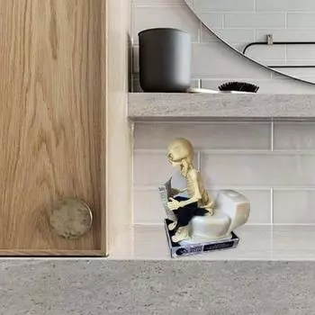 Yousheng Хэллоуин Скелет на унитазе Статуэтка Скелет Читающий Газету Статуэтка из Смолы Скульптура Домашний Офис Украшение Рабочего Стола Праздничный Орнамент белый