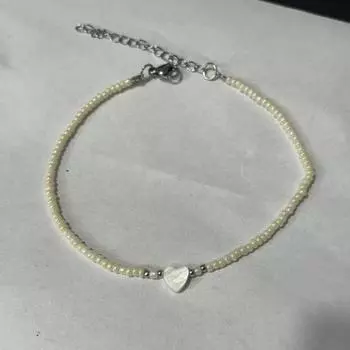 Yousheng Lady Браслет на щиколотку Белые ракушки Бусины Гладкие Регулируемая длина Подвеска в форме сердца Бохо Стиль Пляжные украшения на щиколотку на запястье