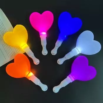 Yousheng LED Glow Stick Light Up Wand Stick с 3 режимами освещения, в форме звезды или сердца, красочная светящаяся палочка для концертных вечеринок Hearts