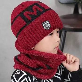 Yousheng Зимний детский комплект шапок и шарфов с буквенным принтом, утолщенный эластичный теплый противоскользящий мягкий купольный ветрозащитный комплект для защиты ушей и шеи M чёрный