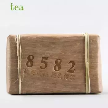 Yunnan Menghai Ancient Tree Old Tea Brick 8582 Old Tea Pu er Tea Brick 250 г 250g