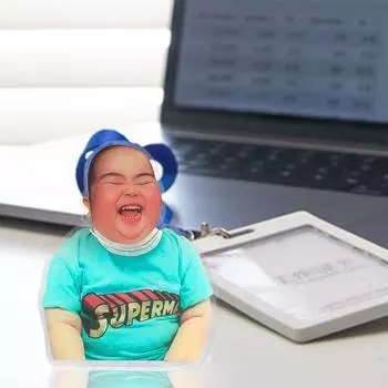 Забавная игрушечная фигурка на приборной панели автомобиля, пухленькая маленькая детская статуэтка с качающейся головой, украшение для стола, симпатичная электрическая трясущаяся голова, украшение для стола