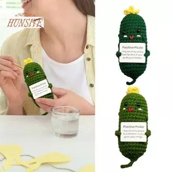 Забавная позитивная вязаная кукла с овощами, мини-улыбающаяся кукла из зеленого огурца, сотканная вручную темно-зеленого