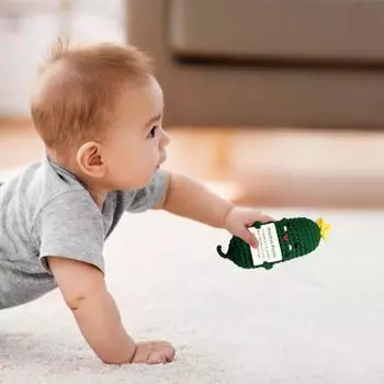 Забавная позитивная вязаная кукла с овощами, орнамент, мини-улыбающийся зеленый огурец, тканая кукла ручной работы с позитивной карточкой, украшение для вязаной куклы из шерстяной пряжи темно-зеленого