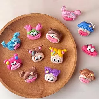 Забавная уродливая кукла с большим ртом, брошь в виде куклы для женщин, милый студенческий рюкзак, одежда, декоративный значок, праздничные подарки для девочек as the picture