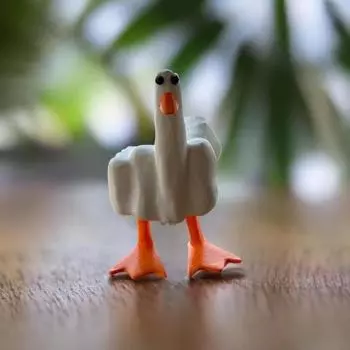 Забавное украшение в виде утки среднего пальца, украшение из смолы, настольная милая фигурка маленькой утки, скульптура, статуя, украшение для домашнего офиса, подарок на новоселье Duck