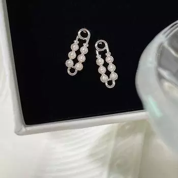 Забавные и персонализированные серьги с жемчужными штифтами Простые, маленькие и нишевые серьги в холодном стиле