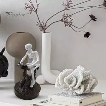 Забавный аниматронный скелет на Хэллоуин, анимированный скелет, едущий на велосипеде, украшение из смолы, настольная фигурка для домашнего офиса, гостиной, декора 1pc белый