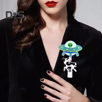 Забавный держатель для бейджа с катушкой, легко вытягиваемая пряжка, дизайн в виде инопланетной коровы, вращающийся на 360 градусов, выдвижной зажим для удостоверения личности, поднимающий настроение зелёный