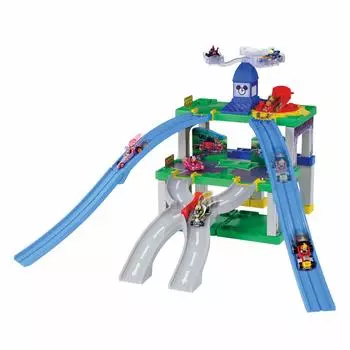 Забег на трассе Tomica Action Course от Disney Mickey Mouse и Road Racers и полет на перестроенной городской трассе!