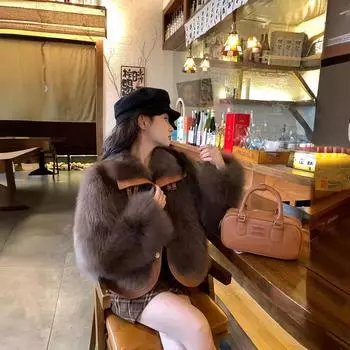 Закат сумерки Молодая маленькая короткая лисья шуба Майяр кофе темперамент мода женщина осень зима S белый