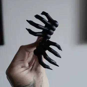 Закладка для книги «Рука дьявола на Хэллоуин» из жуткой смолы «Коготь демона» 3D-маркер для книги, украшение для рабочего стола, аксессуары для чтения, подарок на день рождения чёрный