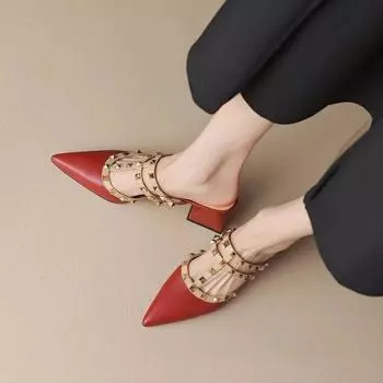 Заклепанные тапочки. Женские новые летние туфли на грубом каблуке с острым носком, полубаотоу, на открытом каблуке, на полубуксе, римские одинарные туфли 38 вино красного