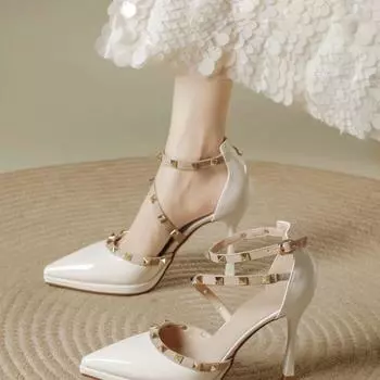 Заклепки телесного цвета на высоком каблуке женские сандалии с открытым носком Hollow Word с острыми тонкими каблуками водонепроницаемые туфли для стола 34