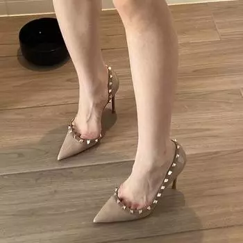 Заклепки темперамент высокие каблуки девушка острый нос тонкий каблук черный профессиональный работа женщины одиночные туфли светская львица мягкая кожа долго стоят не уставшие 35