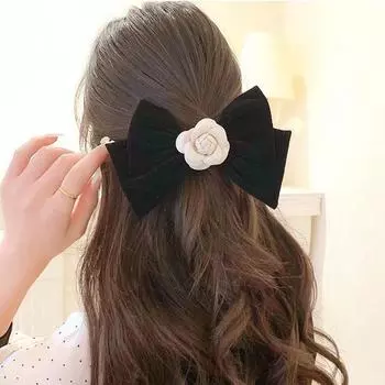 Заколка для волос «Камелия» с бархатным бантом