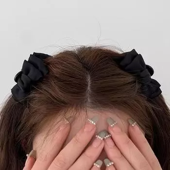 Заколка для волос «Принцесса» с черным бантом: Стильная заколка для волос с боковой челкой для женщин, выпуск 2024 года