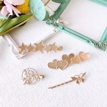 Заколка для волос «Звезда и Луна» из золотого сплава с имитацией жадеита своими руками с перламутровой основой