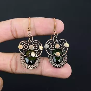 Замечательные серьги ручной работы из чистой медной проволоки с драгоценным камнем перидот, ювелирные изделия 2.56 Inches зелёный