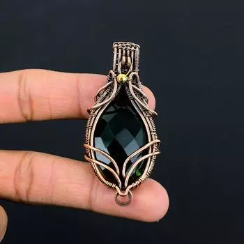 Замечательный хром-диопсид, драгоценный камень, кулон ручной работы из чистой медной проволоки, обернутый ювелирными изделиями 2.60 inches зелёный