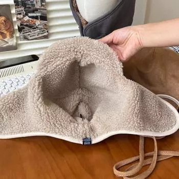 Замшевая утолщенная овечья шерсть осенне-зимняя кепка для локомотива с ремешком теплая и холодная симпатичная уличная кепка для электромобиля с ушками Adult average size светло-розовый